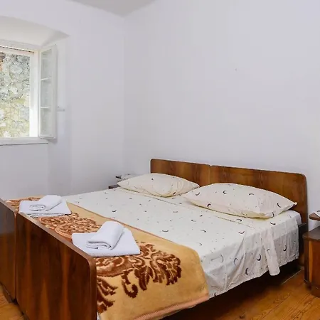 Ferienhaus Fuer 3 Personen 1 Kind Ca 80 Qm In Donja Banda, Dalmatien Sueddalmatien * Potomje