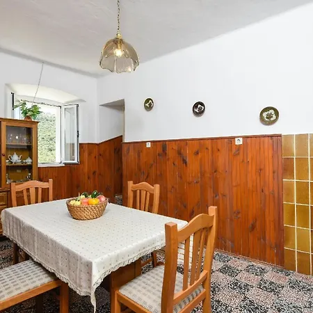 Ferienhaus Fuer 3 Personen 1 Kind Ca 80 Qm In Donja Banda, Dalmatien Sueddalmatien Vikendica