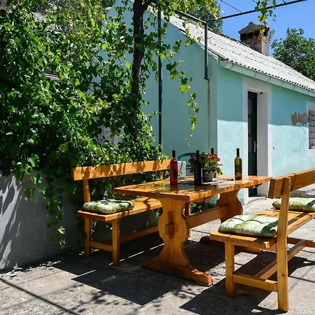 Ferienhaus Fuer 3 Personen 1 Kind Ca 80 Qm In Donja Banda, Dalmatien Sueddalmatien *