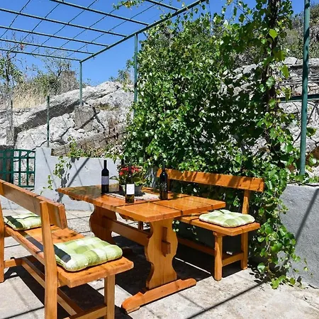 Ferienhaus Fuer 3 Personen 1 Kind Ca 80 Qm In Donja Banda, Dalmatien Sueddalmatien Vikendica