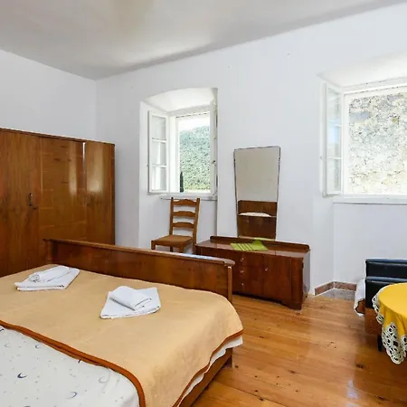 Ferienhaus Fuer 3 Personen 1 Kind Ca 80 Qm In Donja Banda, Dalmatien Sueddalmatien