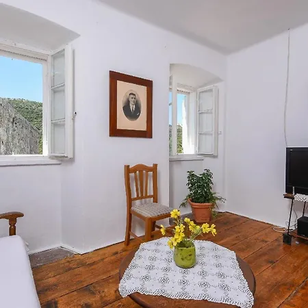 Ferienhaus Fuer 3 Personen 1 Kind Ca 80 Qm In Donja Banda, Dalmatien Sueddalmatien