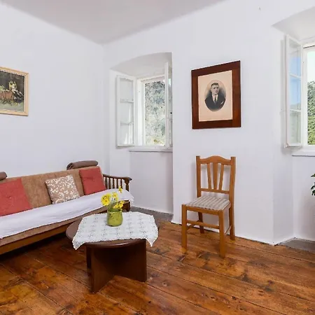 Ferienhaus Fuer 3 Personen 1 Kind Ca 80 Qm In Donja Banda, Dalmatien Sueddalmatien * Potomje