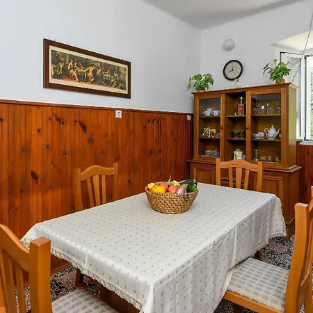 Hébergement de vacances Ferienhaus Fuer 3 Personen 1 Kind Ca 80 Qm In Donja Banda, Dalmatien Sueddalmatien Potomje